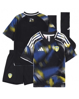 Billige Fotballdrakt Leeds United Replika Tredjedraktsett Barn 2025-26 Kortermet (med bukser)